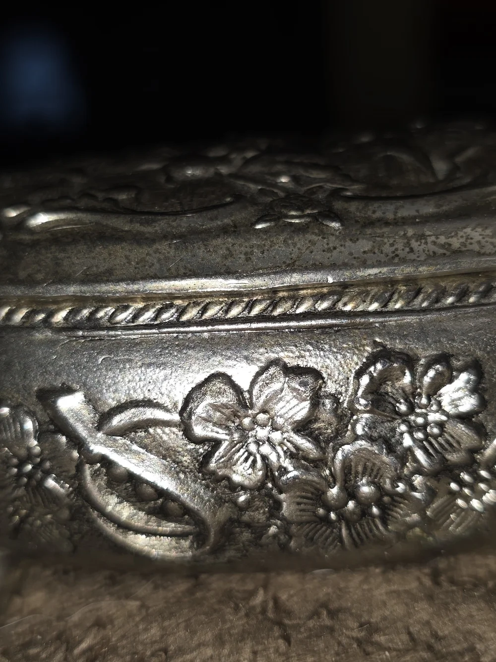 Source Unknown Vintage Silver Floral Embossed Jewelry Box with Red Lining